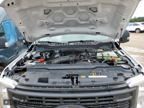 2025 Ford F-350 with VIN 1FD8X3HN8SEC33741, listed as a Copart auction lot 59874165 with Not provided miles and Salvage title. Bid and sale history available at DreamBid. Image 12.