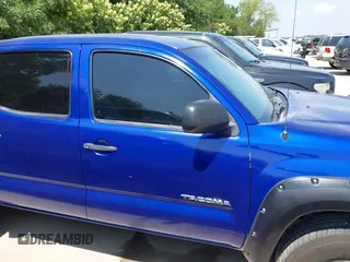 2005 Toyota Tacoma PreRunner z VIN 3TMJU62N75M001803, wystawiony jako IAAI lot #42329450 z przebiegiem 138 188 mil mil oraz . Historia ofert i sprzedaży dostępna na DreamBid. Obrazek 13.