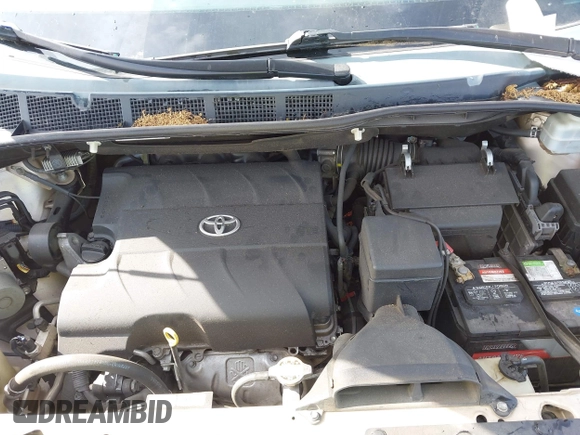 2013 Toyota Sienna XLE AAS with VIN 5TDYK3DC5DS331291, listed as a IAAI auction lot 42090586 with 176,711 mi miles and . Bid and sale history available at carsss.com. Image 10.
