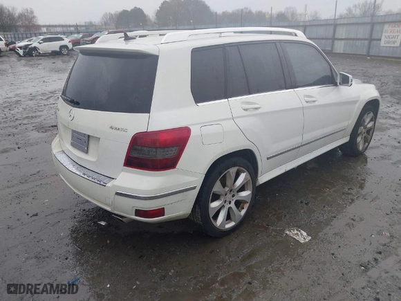 2011 Mercedes-Benz GLK-Class GLK 350 with VIN WDCGG8HB5BF667851, listed as a IAAI auction lot 41171915 with 173,319 mi miles. Bid and sale history available at carsss.com. Image 4.