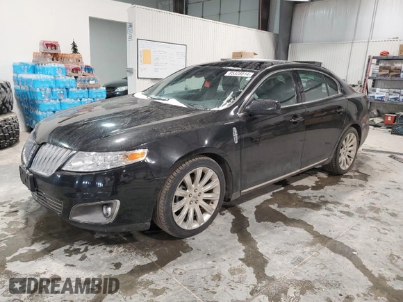2012 Lincoln MKS z VIN 1LNHL9ER5CG806929, wystawiony jako Copart lot #85328514 z przebiegiem 155 015 mil mil oraz Szkoda całkowita • Salvage title. Historia ofert i sprzedaży dostępna na DreamBid. Obrazek 1.