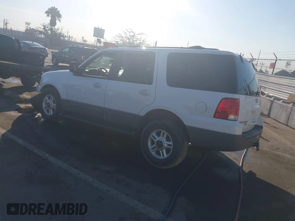 2003 Ford Expedition Special Service with VIN 1FMPU16LX3LB18730, listed as a IAAI auction lot 41291375 with 203,841 mi miles. Bid and sale history available at carsss.com. Image 3.