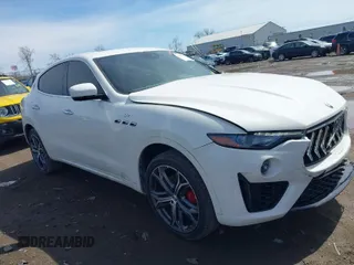 2022 Maserati Levante GT with VIN ZN661XUA5NX388097, listed as a IAAI auction lot 41859084 with 31,252 mi miles. Bid and sale history available at carsss.com. Image 1.