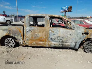 2017 Nissan Titan SV z VIN 1N6AA1E56HN532702, wystawiony jako IAAI lot #41645162 z przebiegiem Nie podano mil oraz . Historia ofert i sprzedaży dostępna na DreamBid. Obrazek 4.
