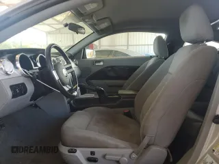 2005 Ford Mustang Deluxe z VIN 1ZVFT80N655102311, wystawiony jako Copart lot #64071685 z przebiegiem 147 413 mil mil oraz Szkoda całkowita • Salvage title. Historia ofert i sprzedaży dostępna na DreamBid. Obrazek 7.