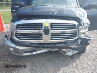 2016 Ram 1500 Big Horn z VIN 1C6RR6LT4GS195063, wystawiony jako IAAI lot #40442805 z przebiegiem 162 358 mil mil oraz . Historia ofert i sprzedaży dostępna na DreamBid. Obrazek 6.