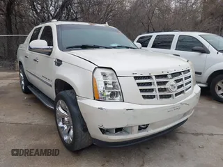 2008 Chevrolet Avalanche LTZ z VIN 3GNEC120X8G167075, wystawiony jako IAAI lot #41557966 z przebiegiem 217 177 mil mil oraz . Historia ofert i sprzedaży dostępna na DreamBid. Obrazek 1.