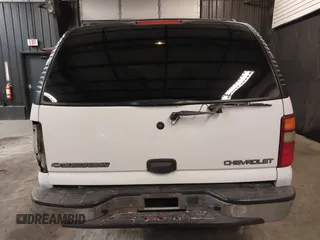 2002 Chevrolet Suburban LT with VIN 3GNFK16Z32G332066, listed as a IAAI auction lot 41694175 with 326,044 mi miles. Bid and sale history available at carsss.com. Image 16.