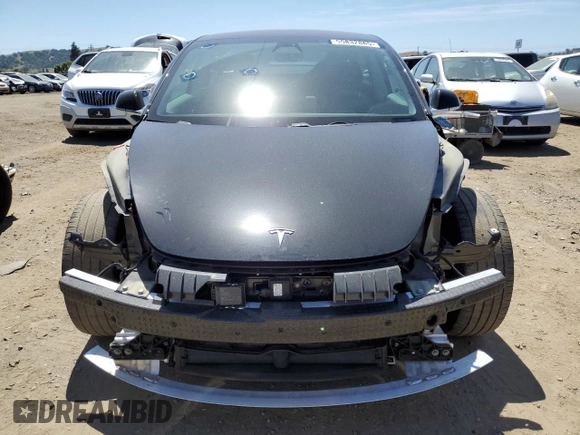 2018 Tesla Model 3 Long Range Battery z VIN 5YJ3E1EBXJF073250, wystawiony jako Copart lot #55832885 z przebiegiem 50 196 mil mil oraz Szkoda całkowita • Salvage title. Historia ofert i sprzedaży dostępna na DreamBid. Obrazek 5.