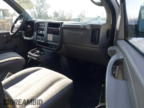 2006 Chevrolet Express Passenger with VIN 1GAHG39U861269171, listed as a IAAI auction lot 42057339 with 83,576 mi miles and . Bid and sale history available at DreamBid. Image 5.