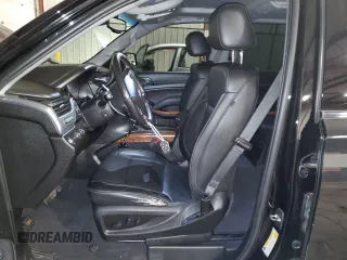 2019 Chevrolet Suburban Premier with VIN 1GNSKJKC7KR140553, listed as a Copart auction lot 83027274 with 89,835 mi miles and Salvage Title. Bid and sale history available at DreamBid. Image 7.