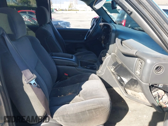 2005 Chevrolet Silverado 1500 LS with VIN 2GCEC19T051261530, listed as a IAAI auction lot 41624941 with 246,685 mi miles. Bid and sale history available at carsss.com. Image 5.