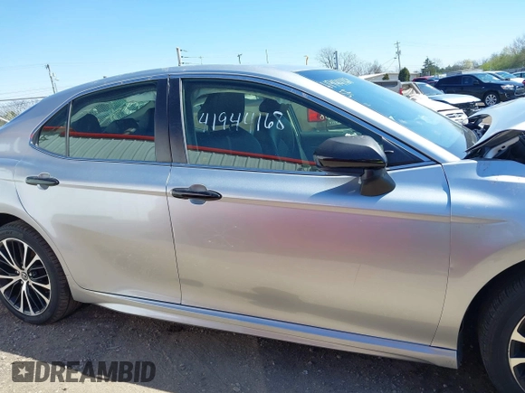 2018 Toyota Camry LE with VIN JTNB11HK5J3024114, listed as a IAAI auction lot 41922818 with 96,348 mi miles. Bid and sale history available at carsss.com. Image 14.