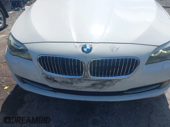 2013 BMW 5 Series 528i with VIN WBAXG5C50DD231166, listed as a IAAI auction lot 42622581 with 147,881 mi miles and . Bid and sale history available at DreamBid. Image 6.