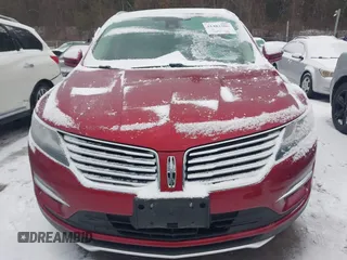 2017 Lincoln MKC Reserve z VIN 5LMCJ3D98HUL35184, wystawiony jako IAAI lot #41482306 z przebiegiem 86 794 mil mil oraz . Historia ofert i sprzedaży dostępna na DreamBid. Obrazek 12.