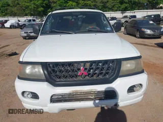 2000 Mitsubishi Montero Sport LS with VIN JA4LS31H2YP814757, listed as a IAAI auction lot 42025459 with 264,548 mi miles. Bid and sale history available at carsss.com. Image 6.
