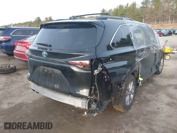 2024 Toyota Sienna XLE with VIN 5TDJSKFC9RS152557, listed as a IAAI auction lot 41898789 with 3,136 mi miles and . Bid and sale history available at DreamBid. Image 4.