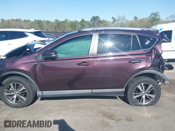 2018 Toyota RAV4 XLE with VIN 2T3WFREV1JW501431, listed as a IAAI auction lot 41880896 with 19,531 mi miles. Bid and sale history available at carsss.com. Image 13.