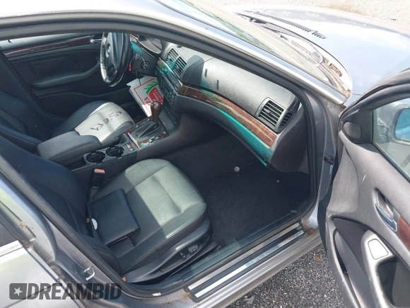 2004 BMW 3 Series 325xi with VIN WBAEP33424PF04323, listed as a IAAI auction lot 42185849 with 157,218 mi miles and . Bid and sale history available at carsss.com. Image 5.