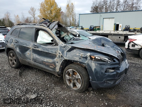 2017 Jeep Cherokee Latitude with VIN 1C4PJLCB5HW574743, listed as a Copart auction lot 82999194 with Not Provided miles and Salvage Title. Bid and sale history available at carsss.com. Image 4.
