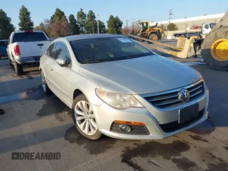 2009 Volkswagen CC Sport with VIN WVWML73C29E525942, listed as a IAAI auction lot 41381919 with 83,614 mi miles. Bid and sale history available at carsss.com. Image 1.