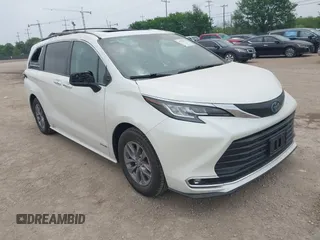 2021 Toyota Sienna XLE z VIN 5TDYRKEC2MS010054, wystawiony jako IAAI lot #41955914 z przebiegiem 41 797 mil mil oraz . Historia ofert i sprzedaży dostępna na DreamBid. Obrazek 1.