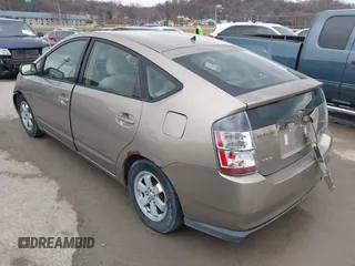 2004 Toyota Prius with VIN JTDKB22UX40033849, listed as a IAAI auction lot 41670061 with 299,999 mi miles and . Bid and sale history available at DreamBid. Image 3.