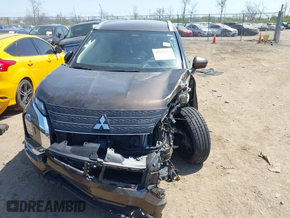 2022 Mitsubishi Outlander SEL z VIN JA4J4VA83NZ073287, wystawiony jako IAAI lot #42059579 z przebiegiem 45 092 mil mil oraz . Historia ofert i sprzedaży dostępna na DreamBid. Obrazek 12.