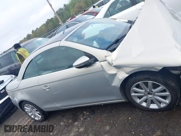 2009 Volkswagen Eos Komfort with VIN WVWBA71F39V010314, listed as a IAAI auction lot 41928126 with 115,757 mi miles and . Bid and sale history available at DreamBid. Image 13.