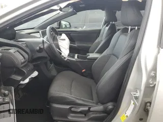 2023 Toyota bZ4X XLE z VIN JTMABACA1PA009058, wystawiony jako Copart lot #42633585 z przebiegiem 39 922 mil mil oraz Szkody całkowita. Historia ofert i sprzedaży dostępna na DreamBid. Obrazek 7.