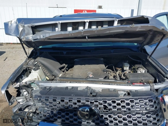 2018 Toyota Tundra 2WD SR with VIN 5TFRM5F11JX131505, listed as a IAAI auction lot 41244160 with 73,799 mi miles. Bid and sale history available at carsss.com. Image 10.