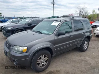 2005 Ford Escape Limited with VIN 1FMYU94155KB76337, listed as a IAAI auction lot 42006729 with 170,526 mi miles. Bid and sale history available at carsss.com. Image 17.