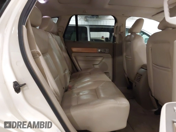 2007 Lincoln MKX with VIN 2LMDU88C57BJ02373, listed as a IAAI auction lot 41870551 with 191,193 mi miles. Bid and sale history available at carsss.com. Image 8.