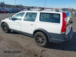 2007 Volvo XC70 with VIN YV4SZ592671266706, listed as a IAAI auction lot 41266347 with 174,191 mi miles. Bid and sale history available at carsss.com. Image 3.