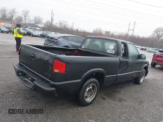 2002 GMC Sonoma SL Fleet with VIN 1GTCS19W128236519, listed as a IAAI auction lot 41577075 with 1 mi miles. Bid and sale history available at carsss.com. Image 4.