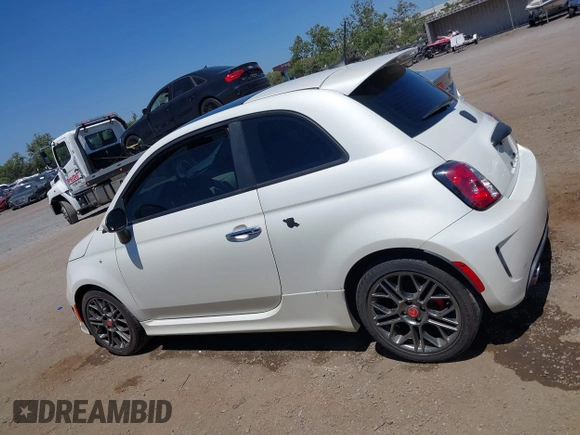 2016 FIAT 500 Abarth z VIN 3C3CFFFH9GT120926, wystawiony jako IAAI lot #42528081 z przebiegiem 98 271 mil mil oraz . Historia ofert i sprzedaży dostępna na DreamBid. Obrazek 14.