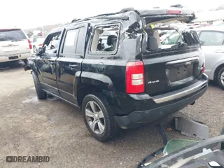 2016 Jeep Patriot Latitude with VIN 1C4NJRFB4GD500763, listed as a IAAI auction lot 41777773 with 85,766 mi miles. Bid and sale history available at carsss.com. Image 3.