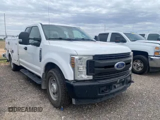 2019 Ford F-350 XL с VIN 1FD7X3A68KEG78527, выставлен на аукционе IAAI как лот 42636585 с пробегом 145 652 миль миль и . История ставок и продаж доступна на DreamBid. Изображение 8.