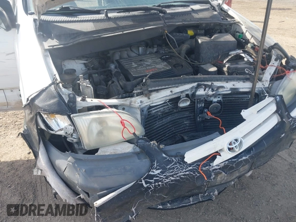 2001 Toyota Sienna LE with VIN 4T3ZF13C51U382556, listed as a IAAI auction lot 41744836 with 226,221 mi miles. Bid and sale history available at carsss.com. Image 6.