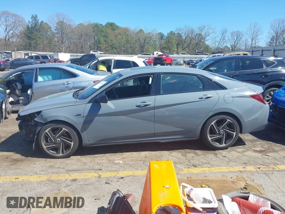 2023 Hyundai Elantra N Line z VIN KMHLR4AFXPU375874, wystawiony jako IAAI lot #41813523 z przebiegiem 59 060 mil mil oraz . Historia ofert i sprzedaży dostępna na DreamBid. Obrazek 14.