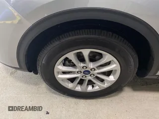 2022 Ford Escape SE z VIN 1FMCU9G68NUB40941, wystawiony jako IAAI lot #42841806 z przebiegiem 45 867 mil mil oraz . Historia ofert i sprzedaży dostępna na DreamBid. Obrazek 1.