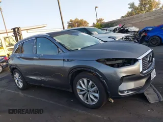 2019 Infiniti QX50 Essential z VIN 3PCAJ5M11KF114918, wystawiony jako IAAI lot #42574959 z przebiegiem 70 315 mil mil oraz . Historia ofert i sprzedaży dostępna na DreamBid. Obrazek 14.