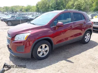 2016 Chevrolet Trax LT z VIN 3GNCJLSB9GL152213, wystawiony jako IAAI lot #42264657 z przebiegiem 126 710 mil mil oraz . Historia ofert i sprzedaży dostępna na DreamBid. Obrazek 2.
