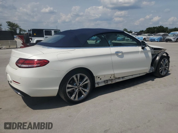 2019 Mercedes-Benz C 300 z VIN WDDWK8DB4KF796515, wystawiony jako Copart lot #57394145 z przebiegiem 21 854 mil mil oraz Szkoda całkowita • Salvage title. Historia ofert i sprzedaży dostępna na DreamBid. Obrazek 3.