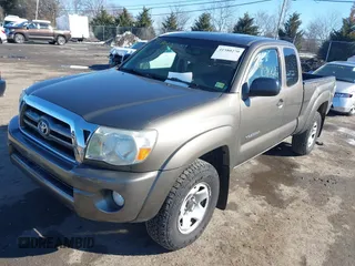 2009 Toyota Tacoma with VIN 5TEUU42N89Z650911, listed as a IAAI auction lot 41580270 with 178,669 mi miles. Bid and sale history available at carsss.com. Image 2.