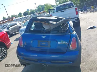 2006 MINI Hardtop S с VIN WMWRE33516TN25140, выставлен на аукционе IAAI как лот 42130574 с пробегом Не указан миль и . История ставок и продаж доступна на DreamBid. Изображение 16.