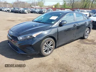 2022 Kia Forte LXS z VIN 3KPF24AD6NE474949, wystawiony jako IAAI lot #42091578 z przebiegiem 26 064 mil mil oraz . Historia ofert i sprzedaży dostępna na DreamBid. Obrazek 2.