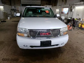 2005 GMC Yukon XL Denali with VIN 1GKFK66U45J143296, listed as a Copart auction lot 68391594 with NaN miles and Clean Title. Bid and sale history available at carsss.com. Image 5.