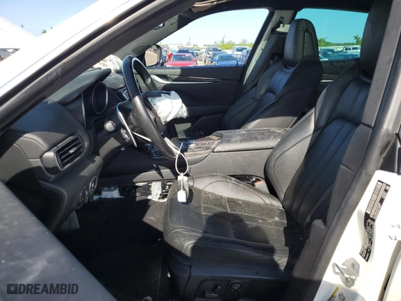 2017 Maserati Levante S with VIN ZN661YUS4HX196060, listed as a Copart auction lot 67406744 with 71,129 mi miles and Salvage Title. Bid and sale history available at carsss.com. Image 7.