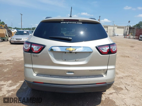 2015 Chevrolet Traverse LT z VIN 1GNKRHKD7FJ109076, wystawiony jako IAAI lot #42032817 z przebiegiem 62 830 mil mil oraz . Historia ofert i sprzedaży dostępna na DreamBid. Obrazek 16.
